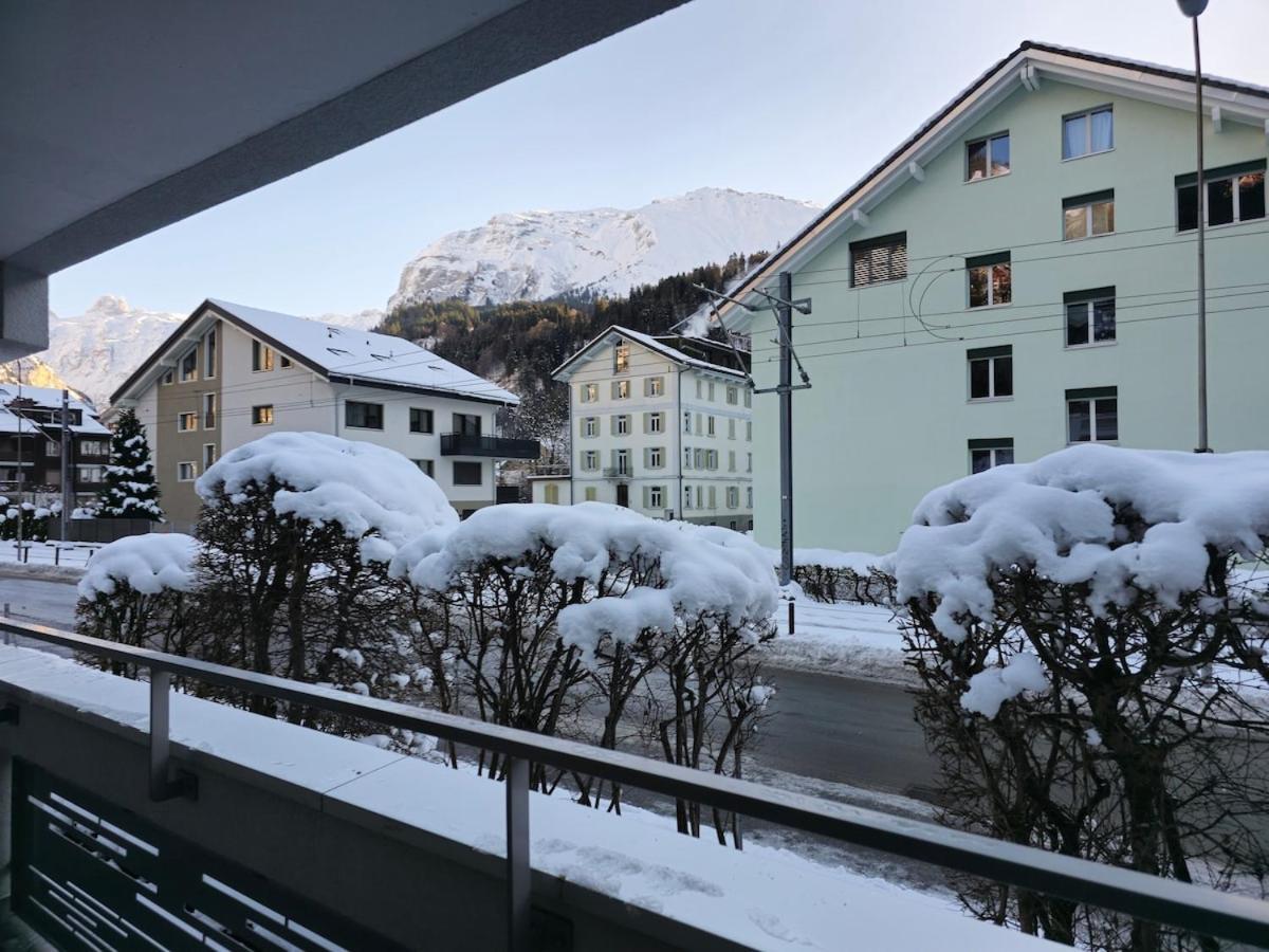 Naehe Bahnhof Und Skistation